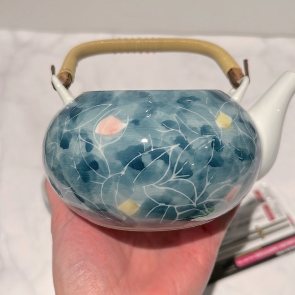 Asian Tea Set with Stainless Steel Chopsticks - Picture 4 of 17